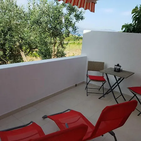 Bire White House Apartmens Lumbarda