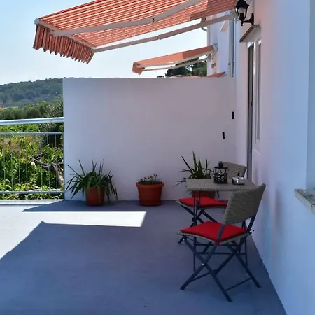 Bire White House Apartmens Apartman Lumbarda